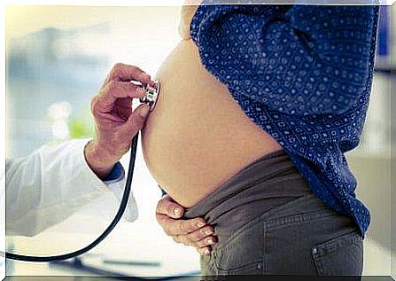 pregnant woman gets examination for preeclampsia