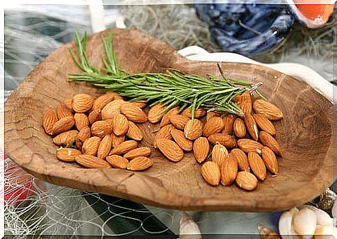 Cleanse your skin with almond and rosemary water