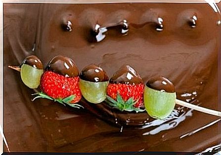 Fruit with chocolate