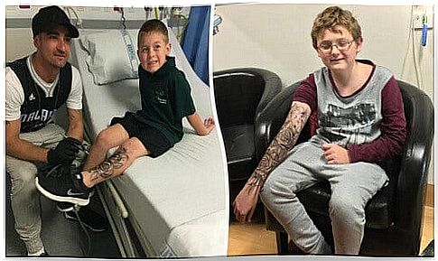 Man gives "temporary tattoos" to sick children for strength