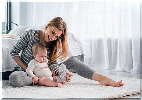 Teach your baby to sit upright on his own