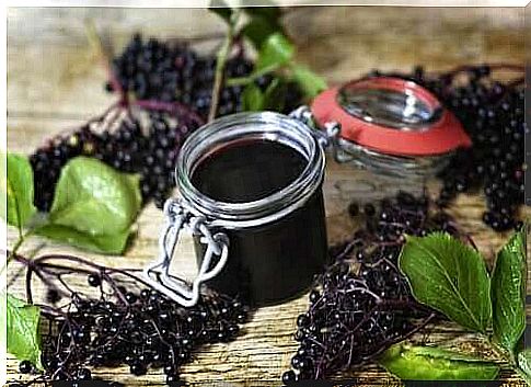 What are the knowledge-based benefits of elderberries?